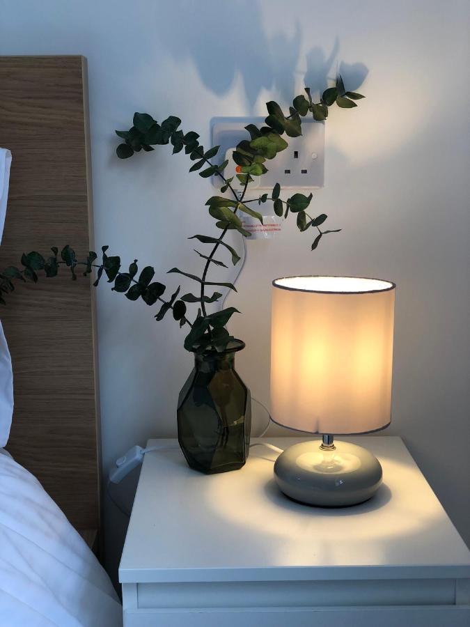 Spacious En-suite Private Double Bedroom Homestay Oxford