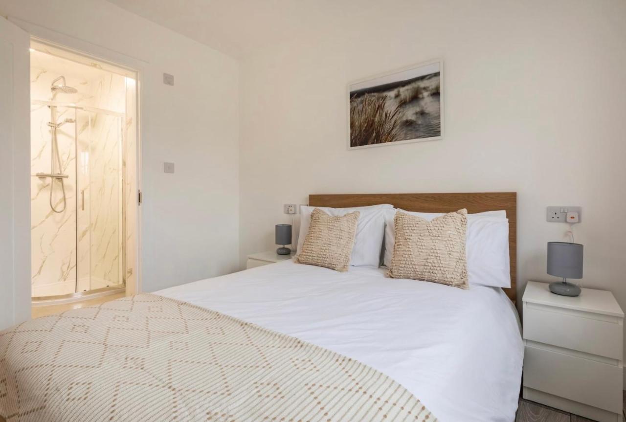 Spacious En-suite Private Double Bedroom *