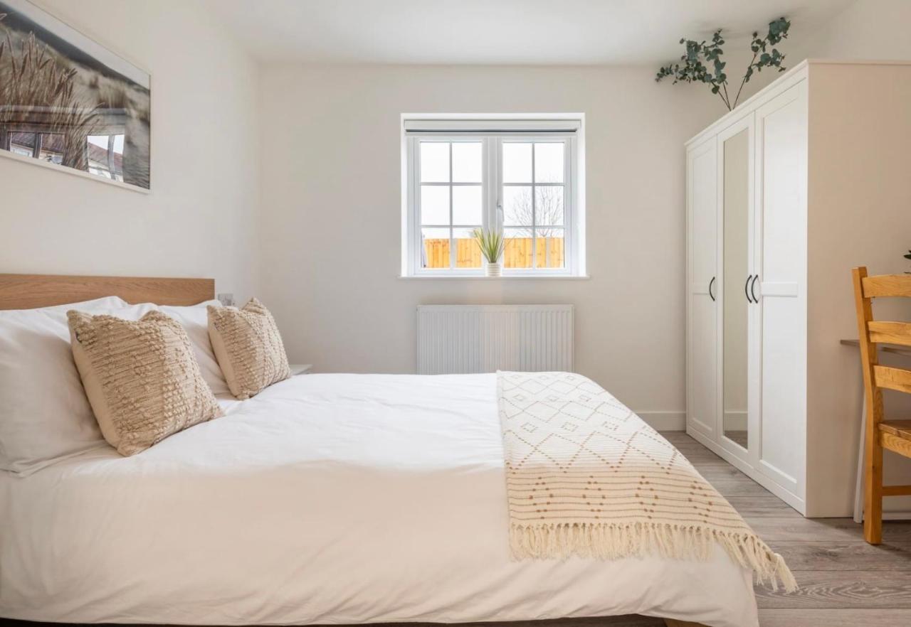 Homestay Spacious En-suite Private Double Bedroom