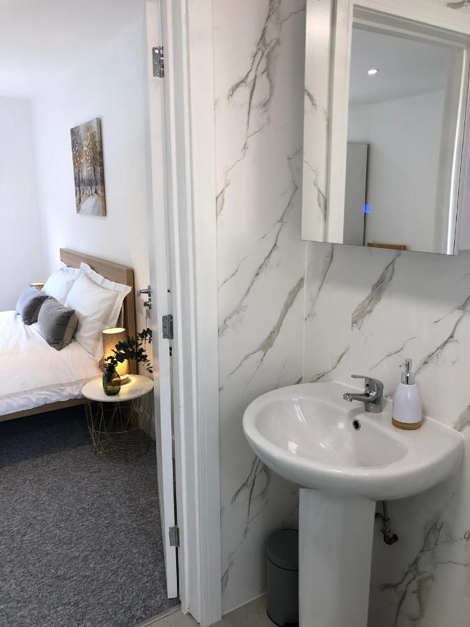 Spacious En-suite Private Double Bedroom Séjour chez l'habitant *